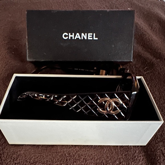 AUTHENTIC CHANEL QUILTED CC TORTOISE SUNGLASSES WITH BOX AND DUST BAG - Picture 4 of 12